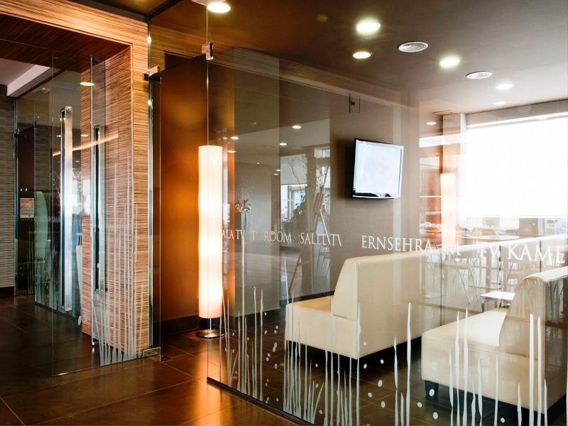 Ruleta Augustus Hotel ซาลอว์ ภายนอก รูปภาพ